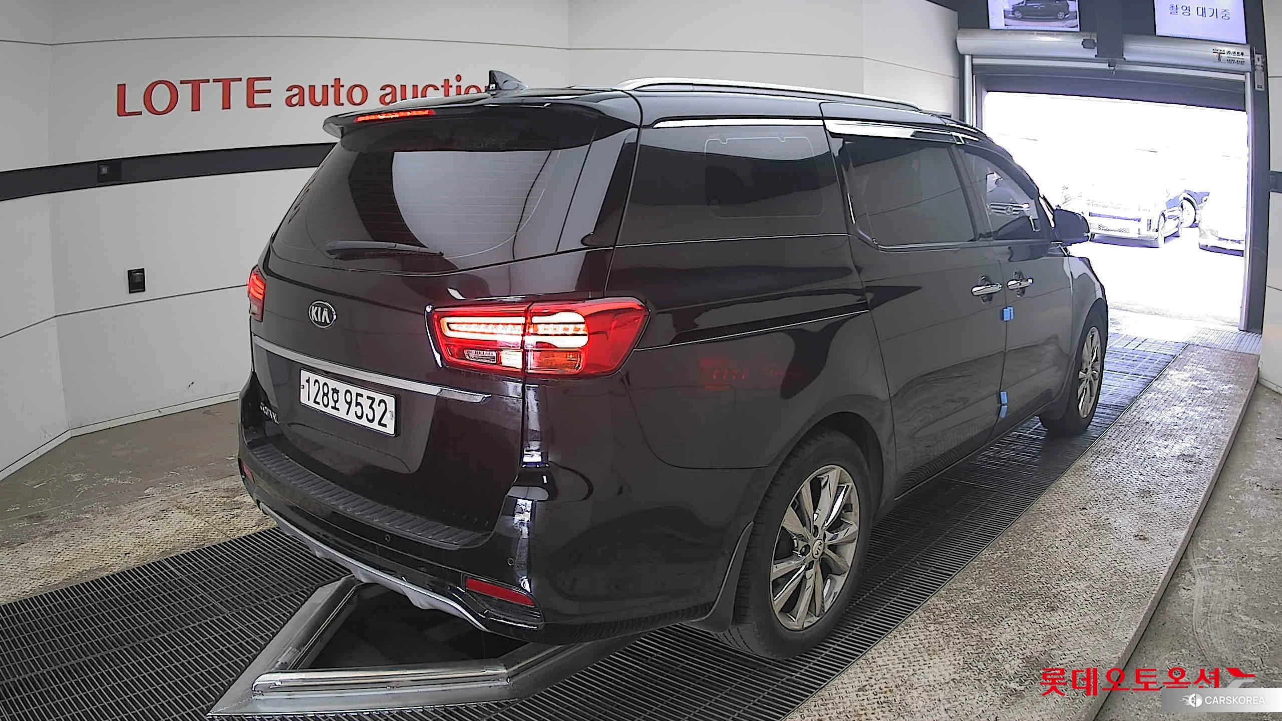 Kia Carnival id 3882130 из Кореи 32