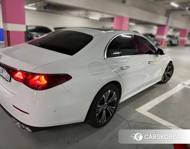 Mercedes-Benz E-Class W214 2024 Белый из Кореи, фото 4