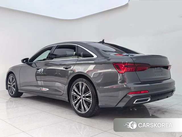 Audi A6L id 4328576 из Китая 9
