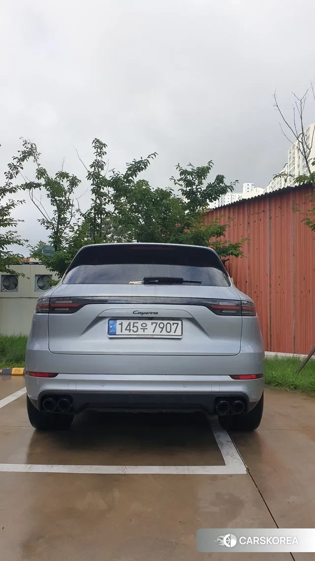 Porsche Cayenne (PO536) 2020 Светло-серебряный цвет из Кореи, фото 4