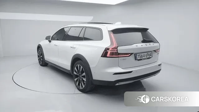 Volvo V60 Cross-Country 2nd Generation id 3638837 из Кореи 14