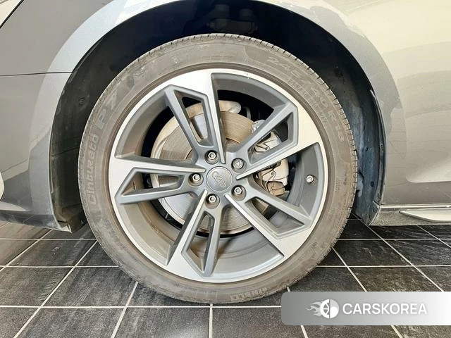 Audi A4L id 4359482 из Китая 9