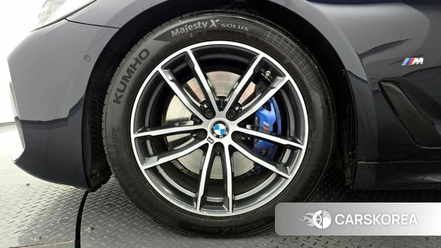 BMW 5 Series (G30) id 3891696 из Кореи 14