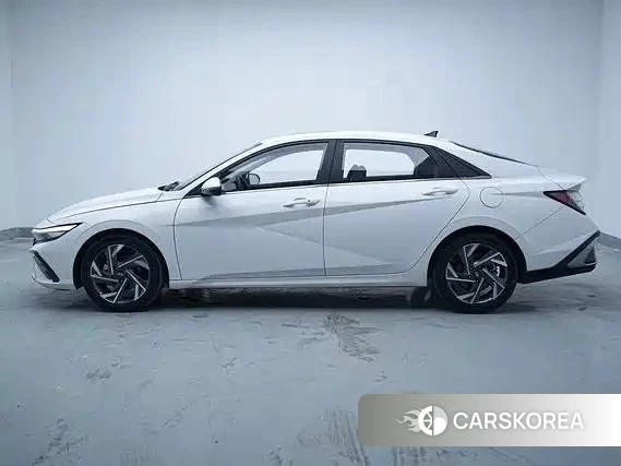 Новый Hyundai Elantra 2026 Белый из Китая, фото 5