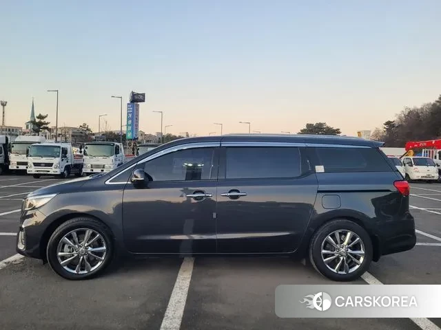 Kia The New Carnival id 3563213 из Кореи 14