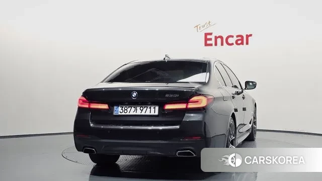 BMW 5 Series (G30) id 3335641 из Кореи 14