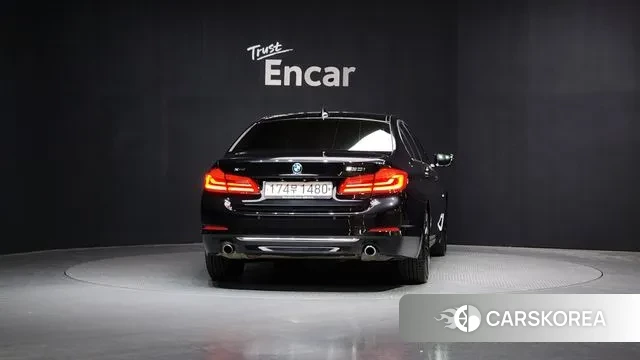 BMW 5 Series (G30) id 3429235 из Кореи 14