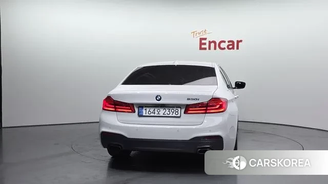 BMW 5 Series (G30) id 3622339 из Кореи 14