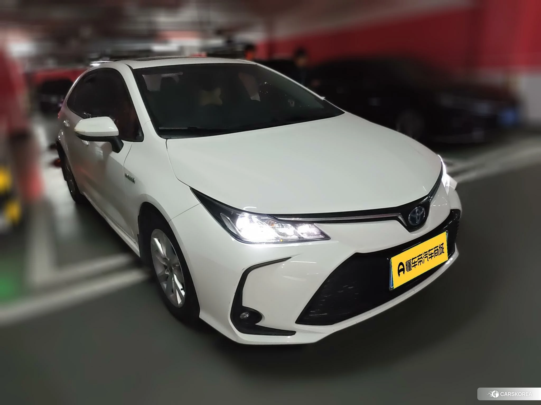 Toyota Corolla 2023 Белый из Китая, фото 4