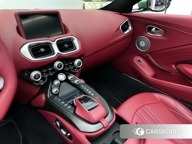 Aston Martin Vantage id 4239843 из Китая 20