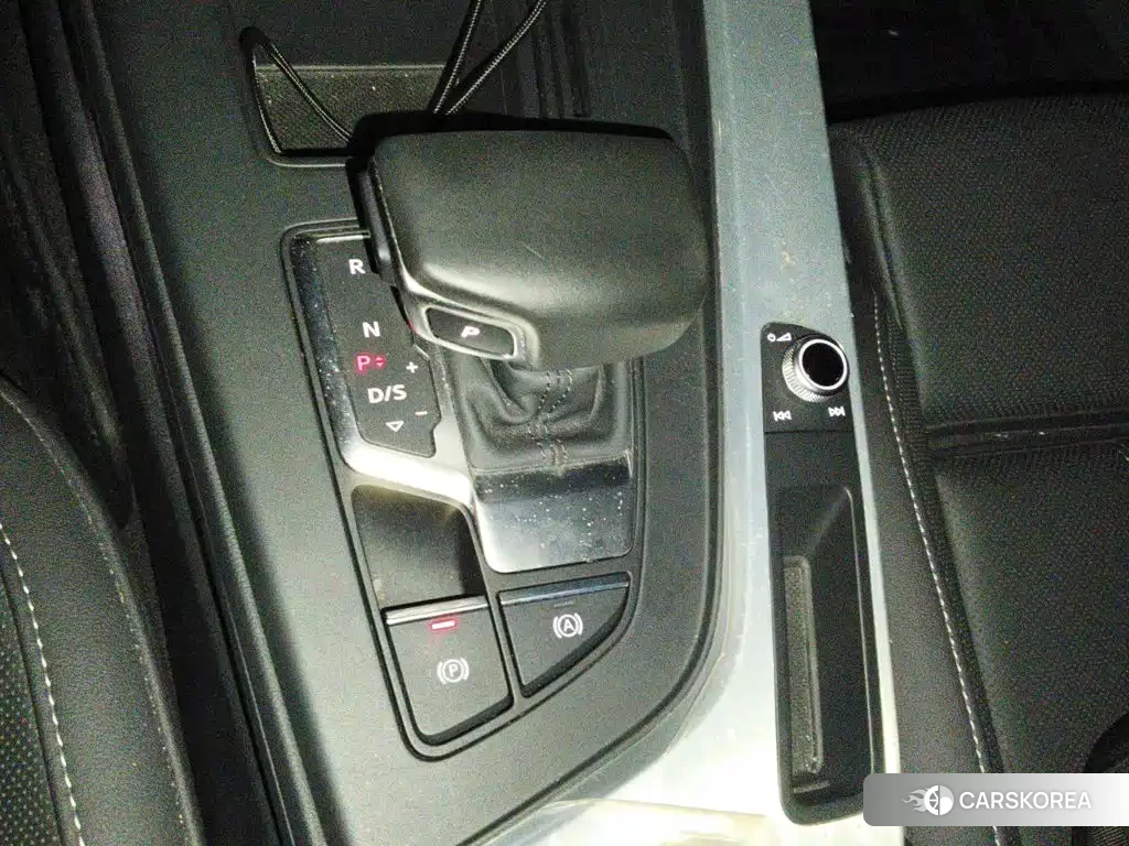 Audi A4L id 4679957 из Китая 20