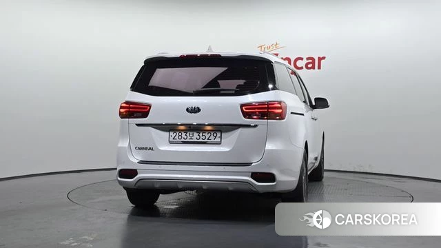 Kia The New Carnival id 4552011 из Кореи 14