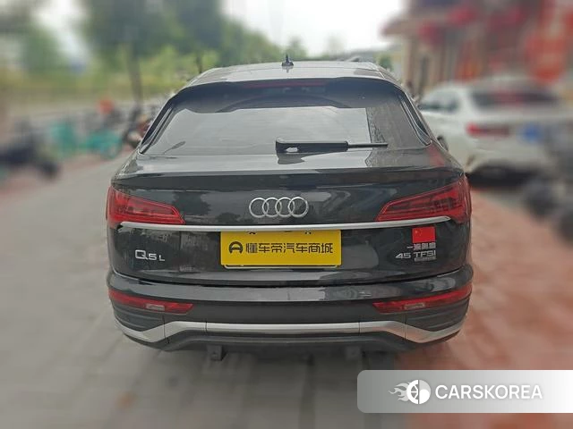 Audi Q5L Sportback 2021 Черный из Китая, фото 4