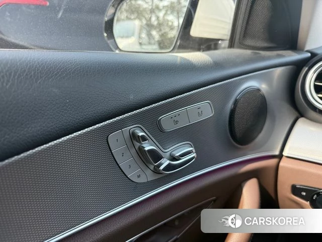 Mercedes-Benz E-Class W213 2018 Белый из Кореи, фото 4