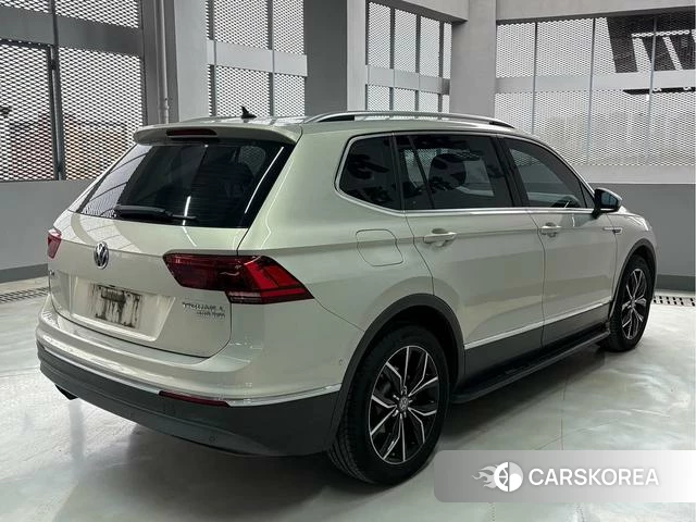 Volkswagen Tiguan L 2018 Шампань из Китая, фото 6