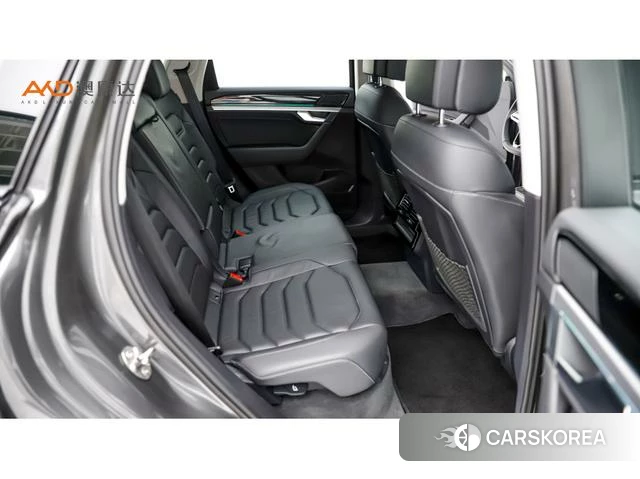 Volkswagen Touareg 2021 Темно-серый из Китая, фото 4