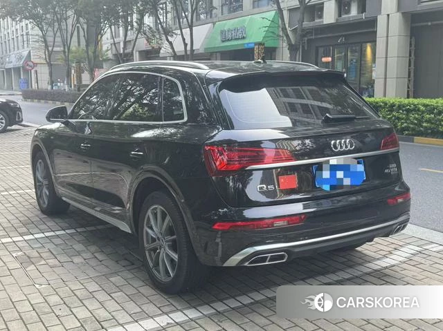 Audi Q5L 2021 Черный из Китая, фото 4