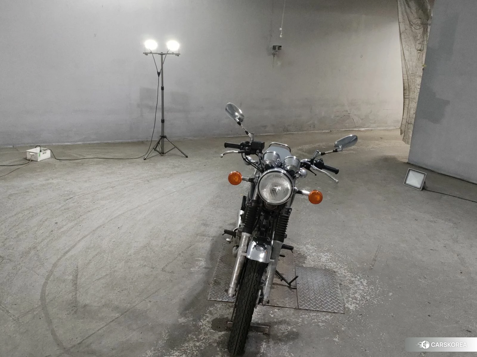 Проданный Yamaha SR 400 2018 из Японии, фото 4