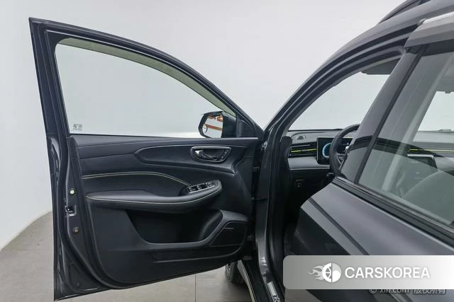 Roewe eRX5 id 4236145 из Китая 18