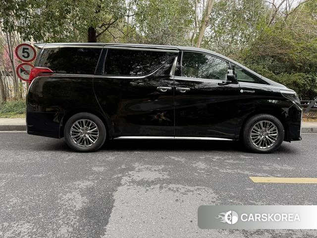 Toyota Elfa 2022 Черный из Китая, фото 5