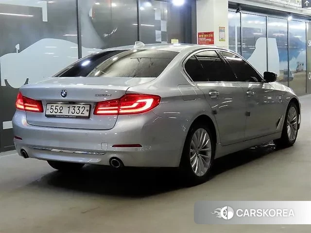 BMW 5 Series (G30) id 3515397 из Кореи 14