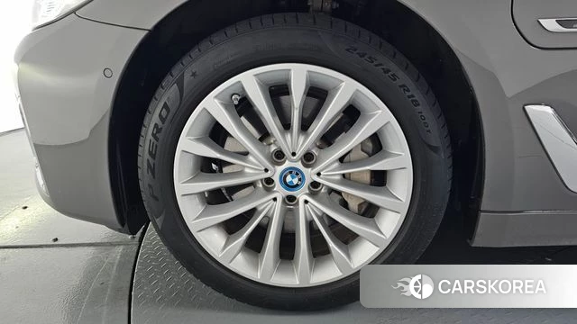 BMW 5 Series (G30) id 4423229 из Кореи 29