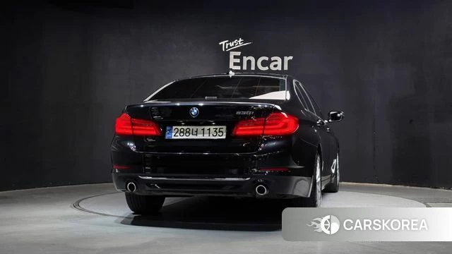 BMW 5 Series (G30) id 3866537 из Кореи 14