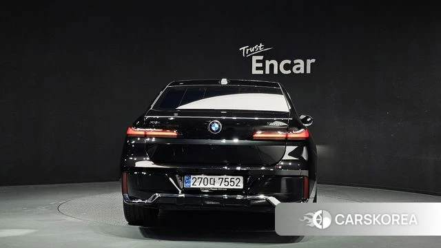 BMW 7 Series (G70) id 3792816 из Кореи 14