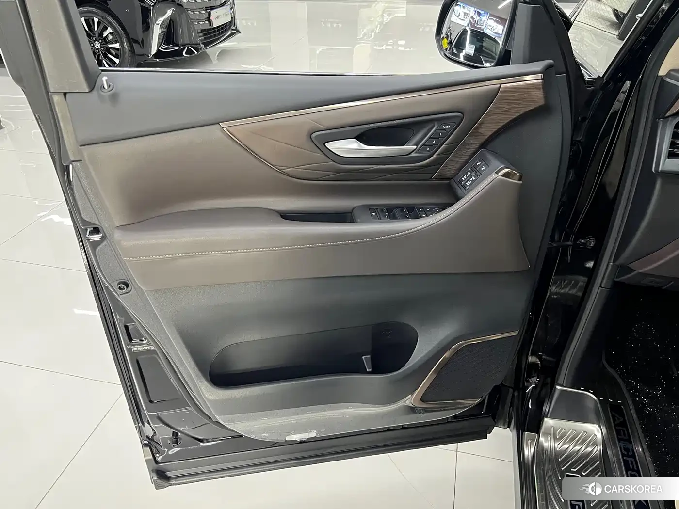 Toyota Elfa id 4622434 из Китая 22
