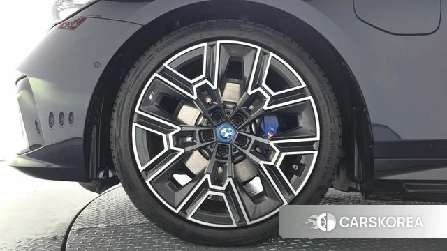 BMW 5 Series (G60) id 4870882 из Кореи 30
