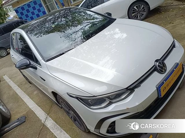 Volkswagen Golf 2024 Белый из Китая, фото 4