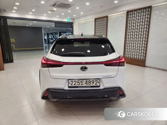 Lexus UX300h id 3658793 из Кореи 9