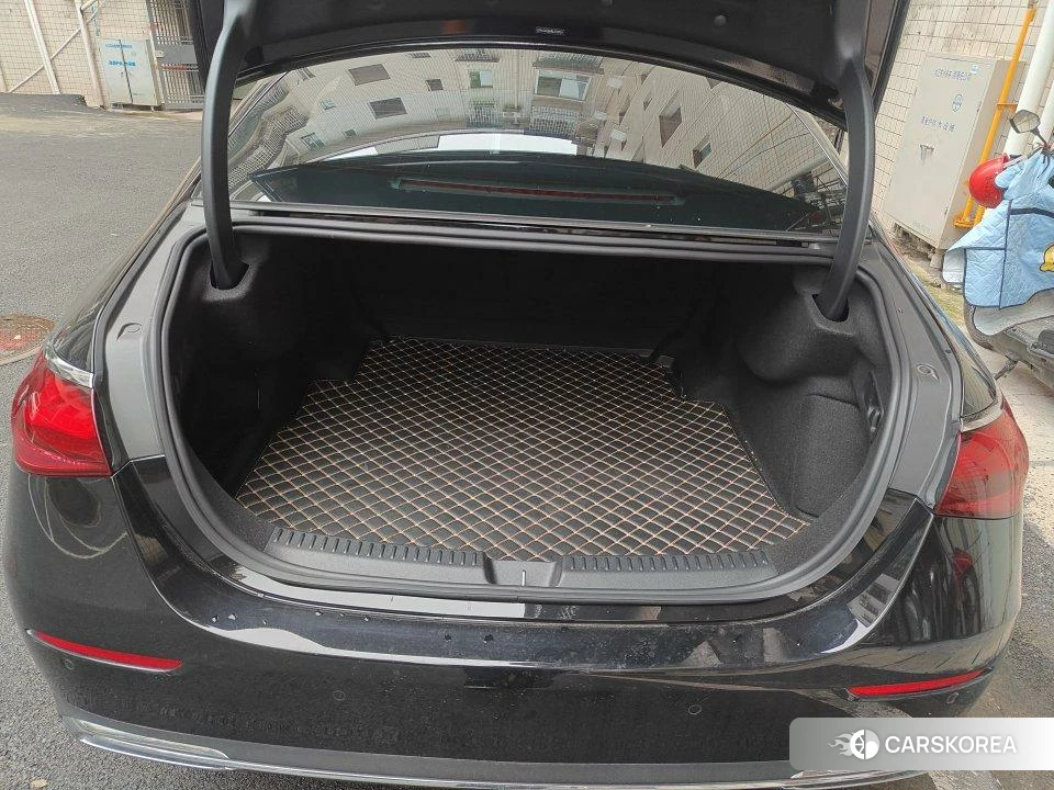 Mercedes-Benz E-Class 2023 Черный из Китая, фото 4