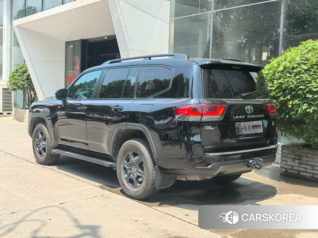 Toyota Land Cruiser (imported) 2024 Черный из Китая, фото 4