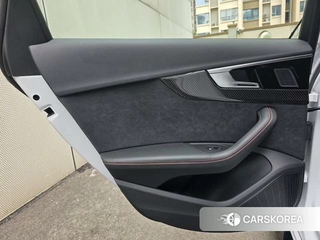 Audi RS 4 2024 Белый из Китая, фото 6
