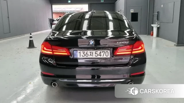 BMW 5 Series (G30) id 3385856 из Кореи 12