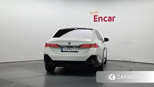 BMW 5 Series (G60) id 3477375 из Кореи 14