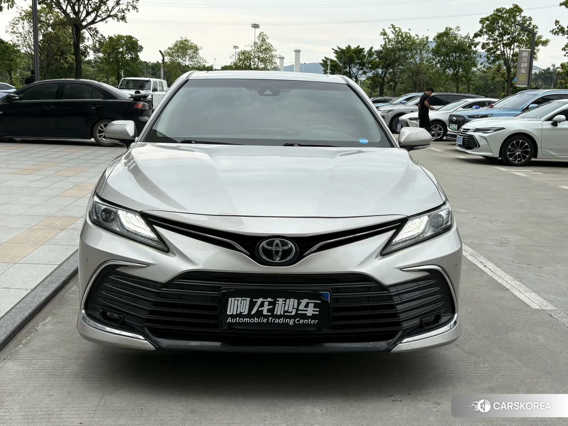 Toyota Camry 2021 Серебристо-серый из Китая, фото 4