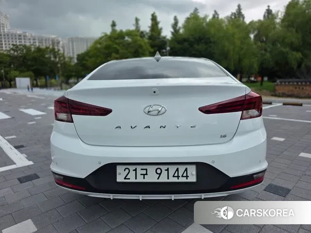 Hyundai Avante AD id 3039223 из Кореи 13