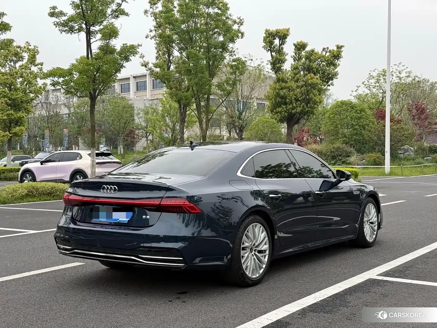 Audi A7L id 4653952 из Китая 11