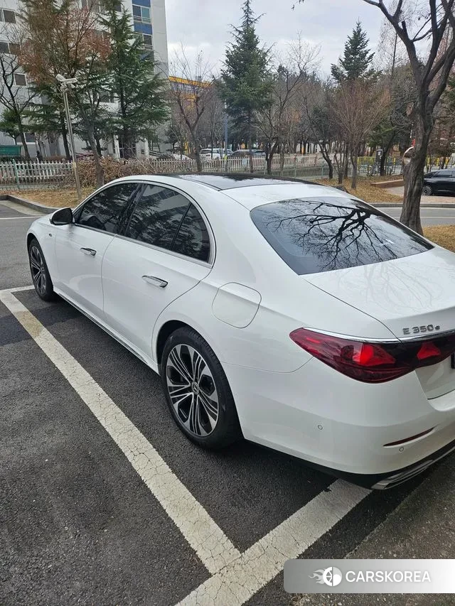 Mercedes-Benz E-Class W214 2025 Белый из Кореи, фото 4