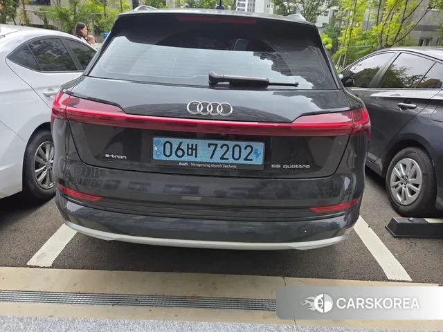 Audi e-Tron 2021 Черный из Кореи, фото 4