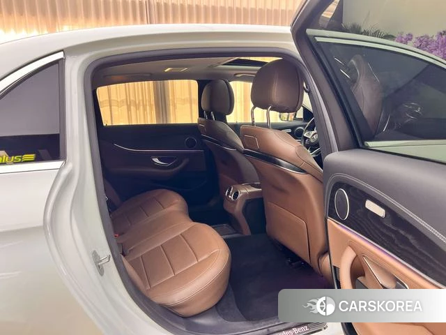 Mercedes-Benz E-class id 4209554 из Китая 14