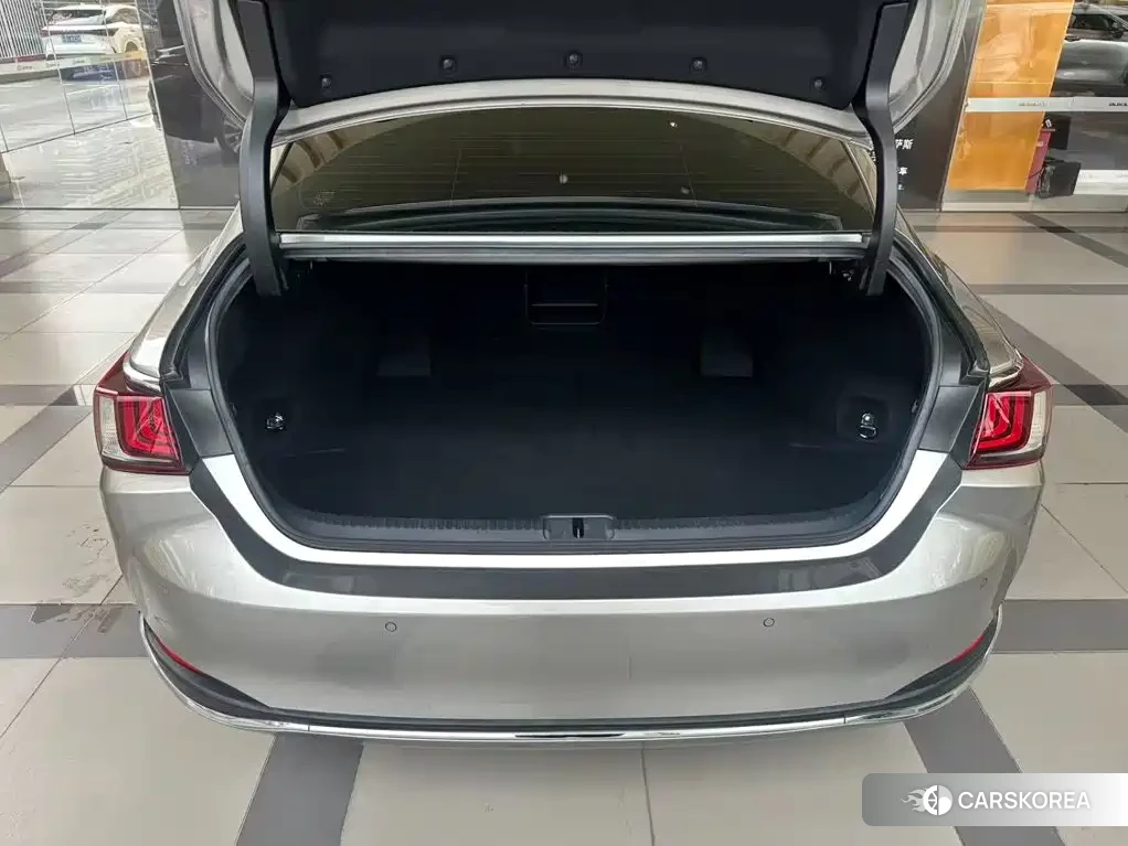 Lexus ES 2021 Silver/gray из Китая, фото 4