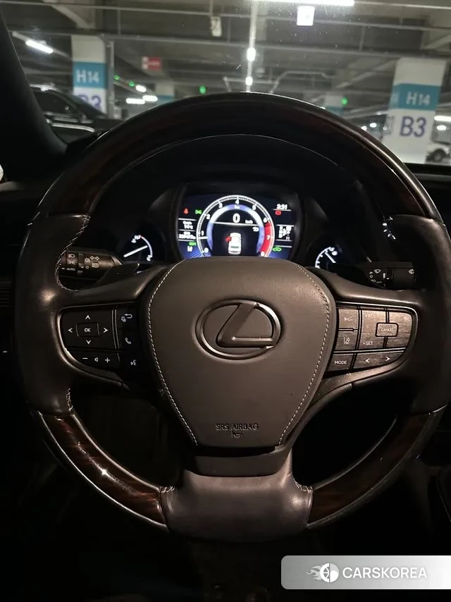 Lexus LS500 5th generation id 3789726 из Кореи 9