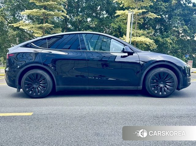 Tesla Model Y 2021 Черный из Китая, фото 4