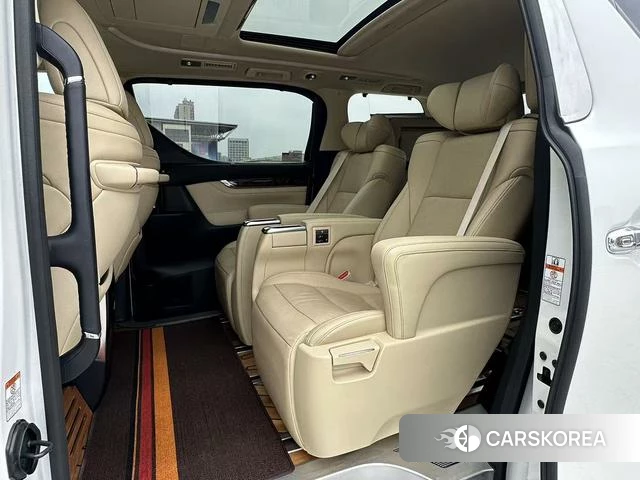 Toyota Elfa 2022 Белый из Китая, фото 4