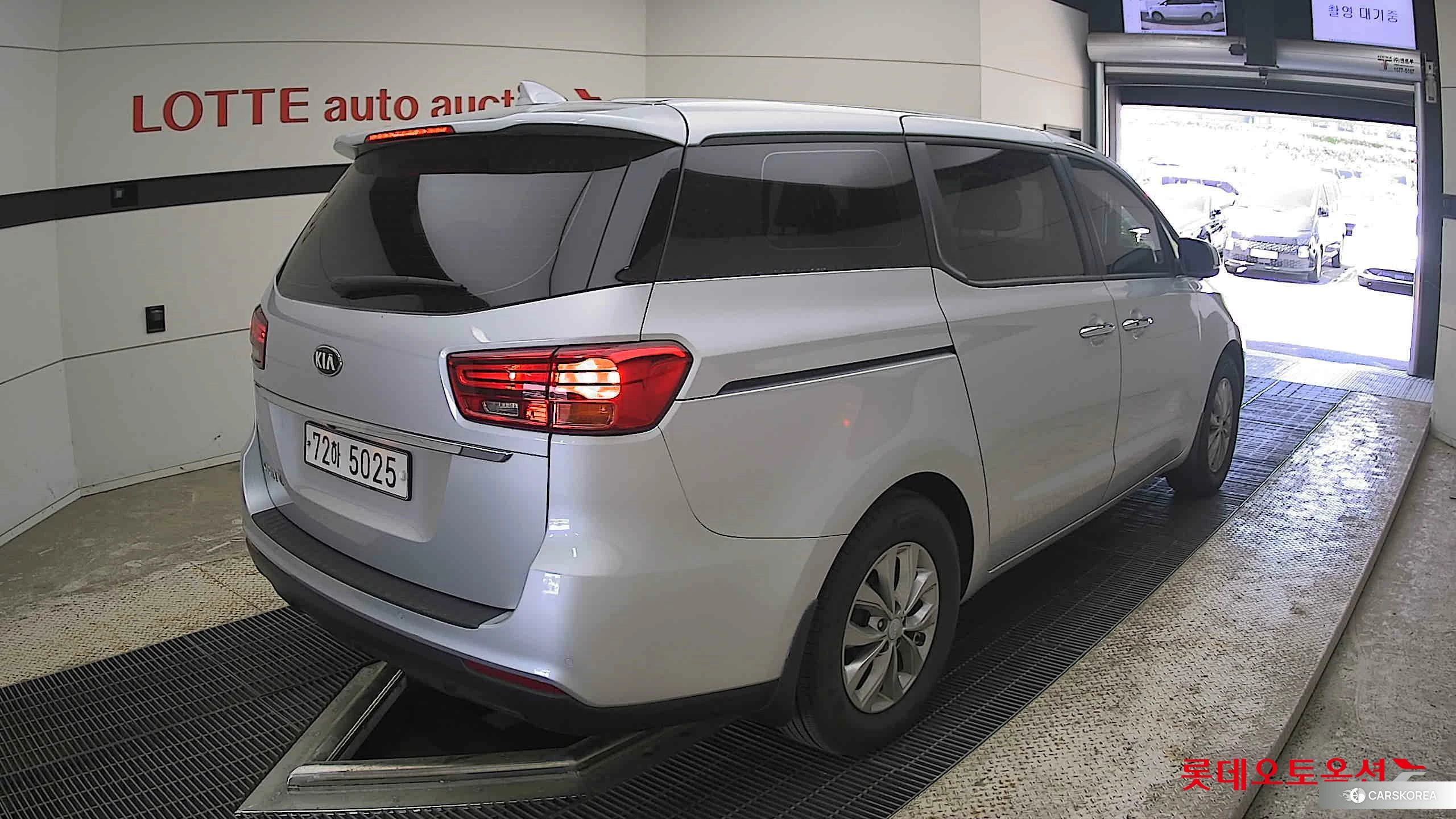 Kia Carnival id 4296870 из Кореи 32
