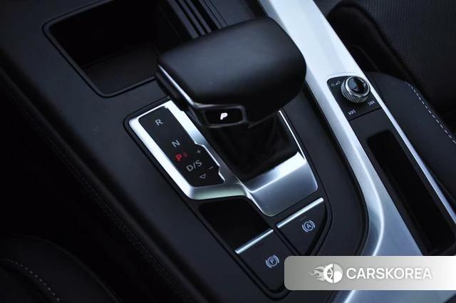 Audi A4L id 4205759 из Китая 10