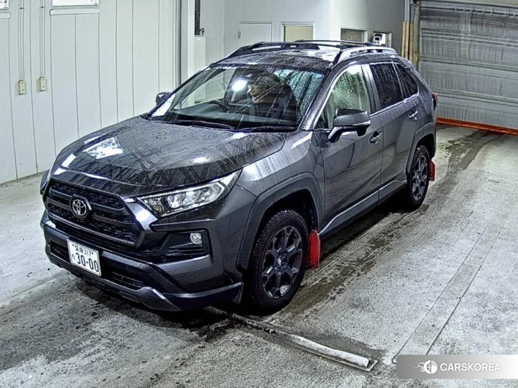Toyota RAV4 2021 из Японии, фото 3